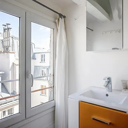 Guestready - Under The Roof For 2 * Paris